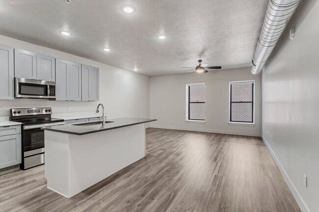 Foto del edificio - 606 W North Temple St