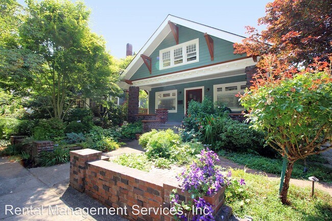 Foto del edificio - 4 br, 3 bath House - 4218 NE Flanders St