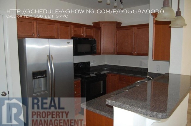 Foto del edificio - 5425 Forester Dr