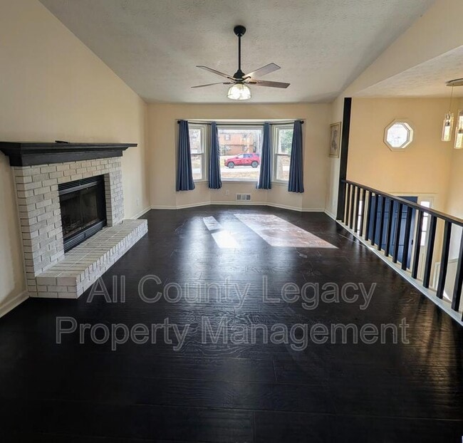 Building Photo - 1200 Creekwood Cove