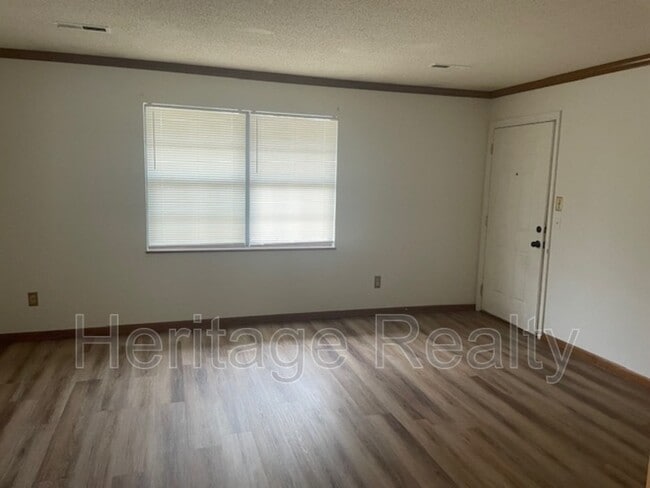 Photo - 810 Highland Dr House