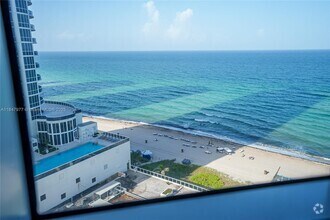 Building Photo - 15901 Collins Ave