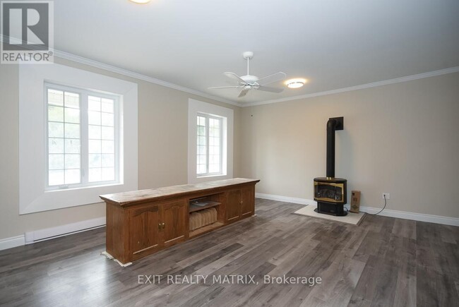 Building Photo - 1429 Meadow Dr
