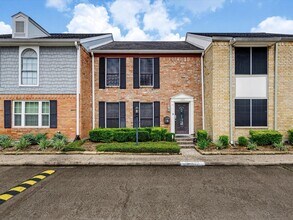 Building Photo - 1653 W Sam Houston Pkwy S