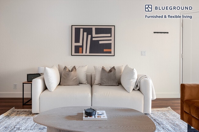 Building Photo - 131 Saratoga Ave