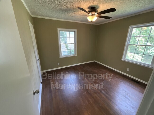 Foto del edificio - 945 W Greenwood Ave