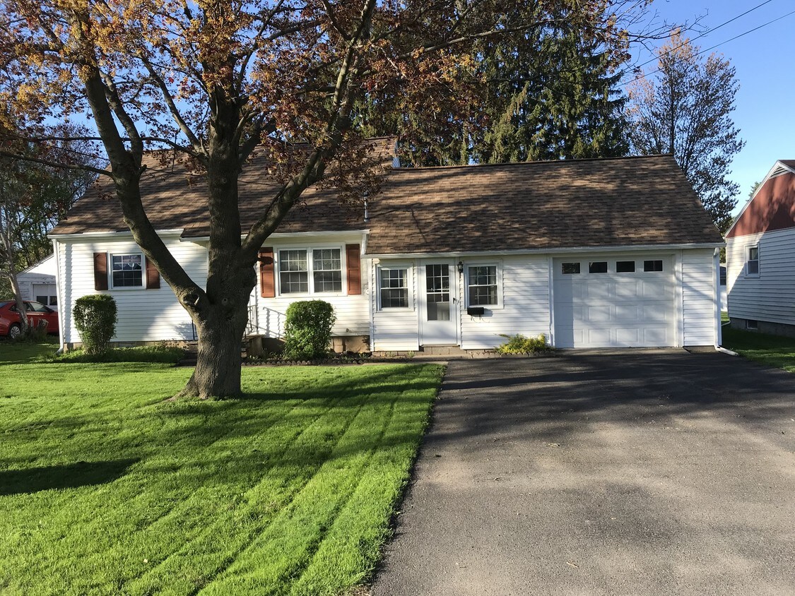 7 Lincoln Ave, Yorkville, NY 13495 House Rental in Yorkville, NY