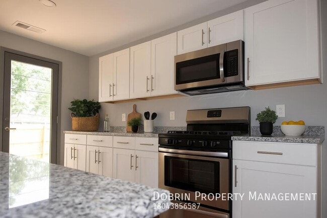 Photo - 1204 W Moore St House