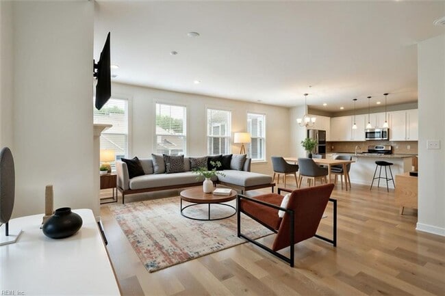 Building Photo - Williamsburg Condo