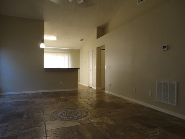 Building Photo - 732 McLean Ct