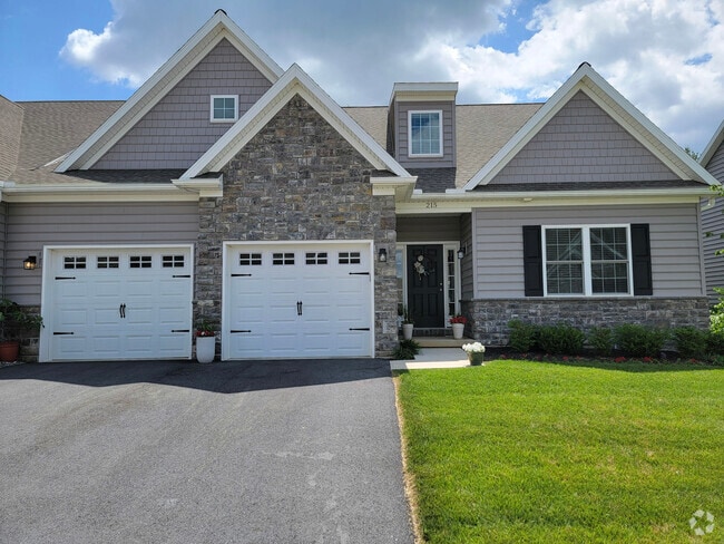 Building Photo - 206 Buckton Dr