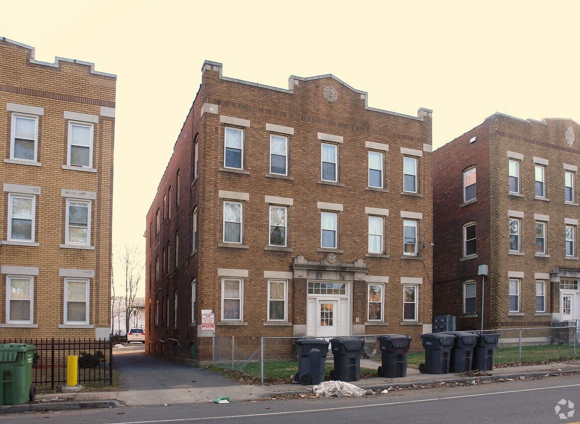 1680 Broad St, Hartford, CT 06106 1680 Broad St Hartford, CT