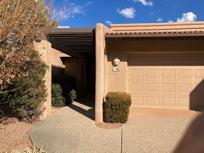 Foto del edificio - Gorgeous Furnished Arroyo Seco Townhouse with Fabulous Views!