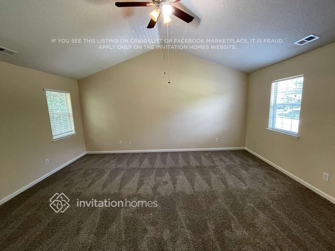 Foto del edificio - 2244 Redwood Dr