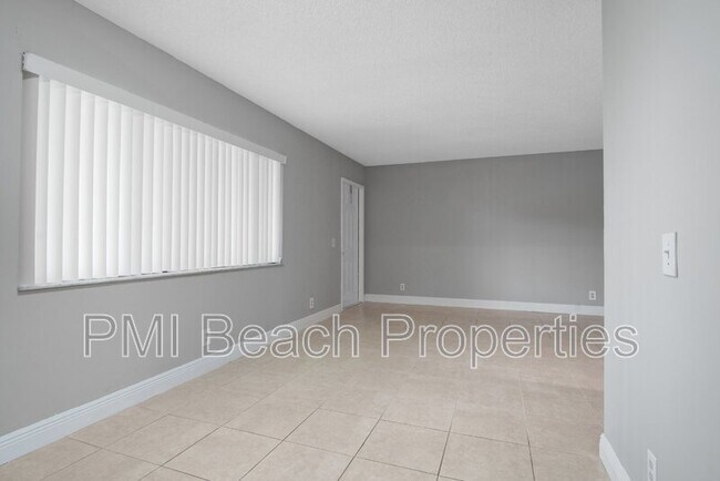 Building Photo - 516 Meadows Cir