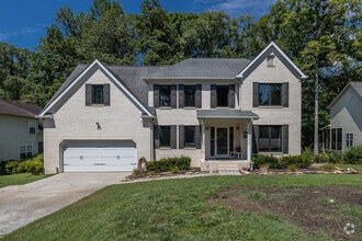 Building Photo - 5516 Oakside Dr