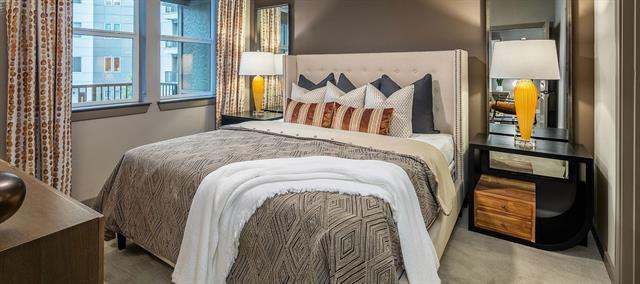 Foto del edificio - 880 Lake Carolyn Pkwy