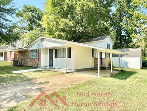 Building Photo - 2452 Debby Dr