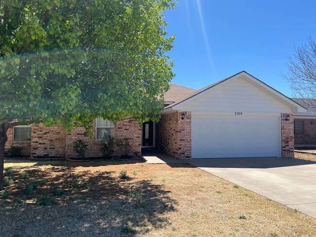Building Photo - 3709 Benjamin Davis Dr