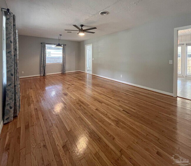 Foto del edificio - 5807 Aurora Ave