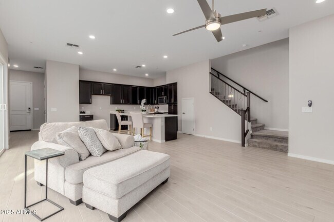 Foto del edificio - 1557 E Megan St