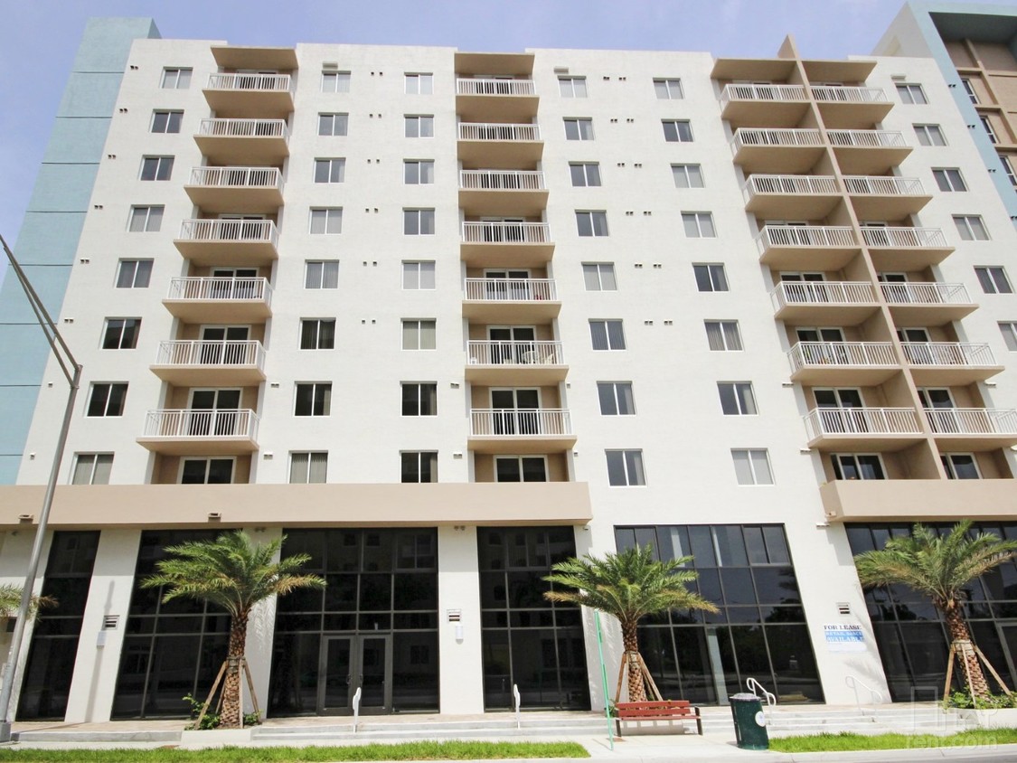 Gibraltar Apartments Photo