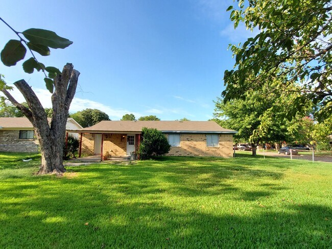 Foto del edificio - 3118 Leanne St