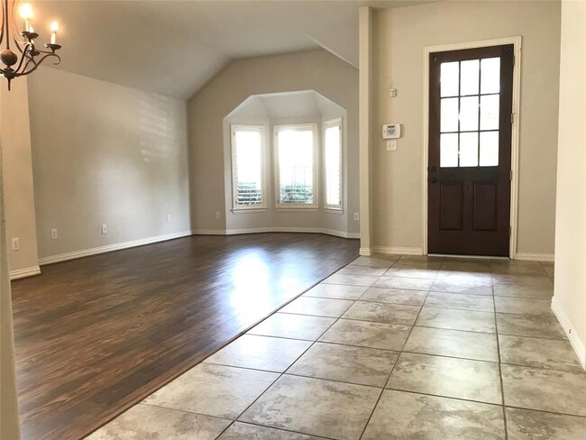 Building Photo - 26418 Cole Trace Ln
