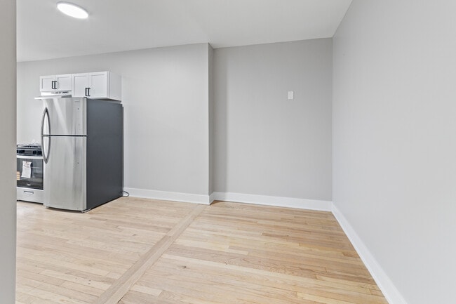 Foto del edificio - 7373 N Damen Ave