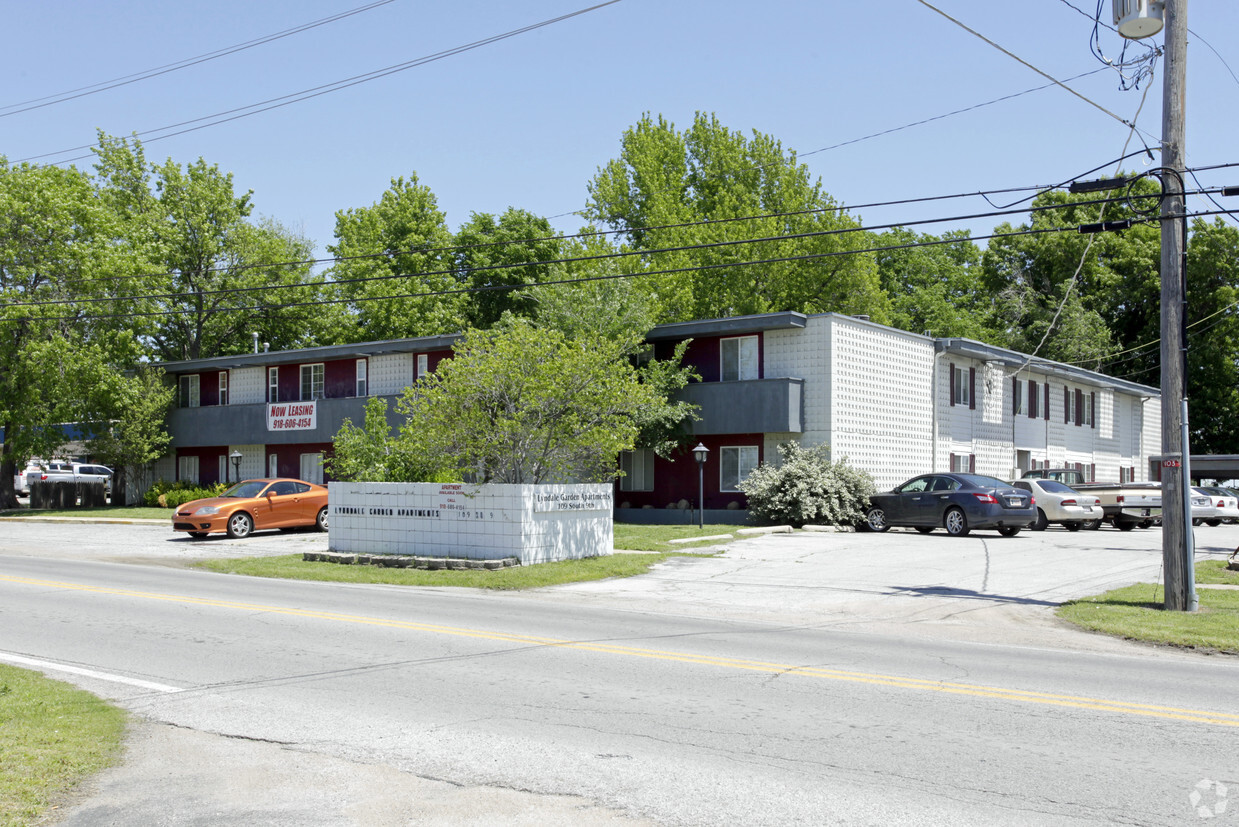 Primary Photo - Lyndale Garden Apartments