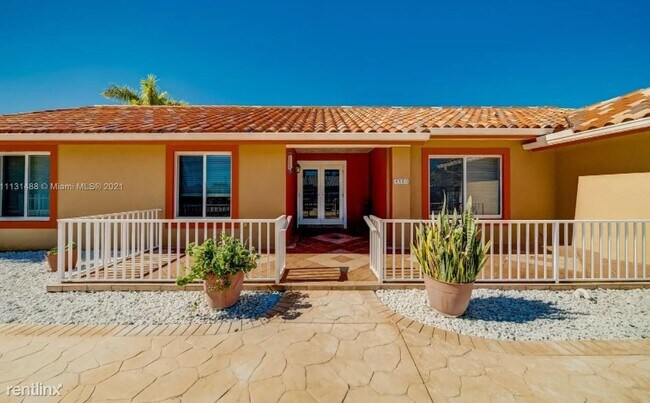 Building Photo - 4 br, 3 bath House - 4330 SW 143rd Ave