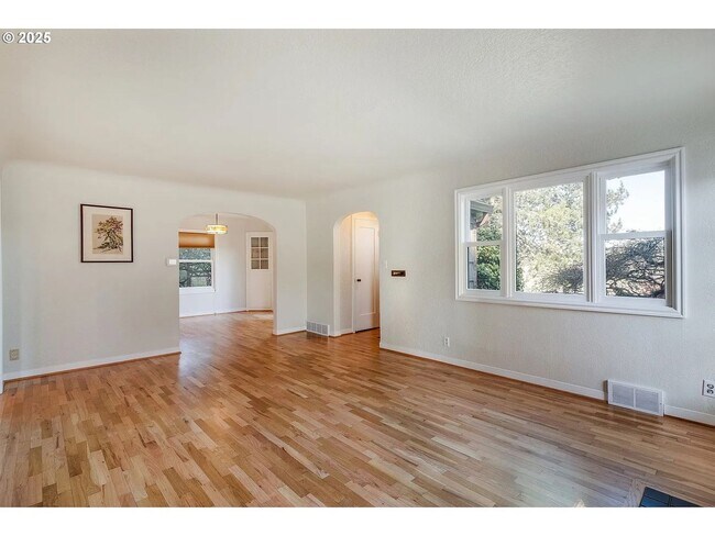 Foto del edificio - Gorgeous College Hill 4 BD, 3BA in desirab...