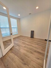 Building Photo - 15365 Legacy Pk Wy