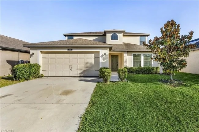 Building Photo - Stunning 5 Bedroom 2.5 Bath w/Den
