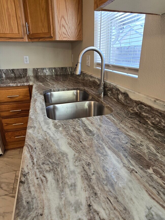 Foto del edificio - 2584 Carriage Dr