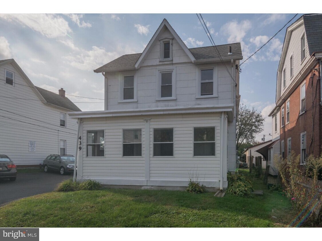 Primary Photo - 439 Leedom St