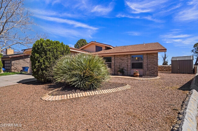 Building Photo - 4805 Maureen Cir