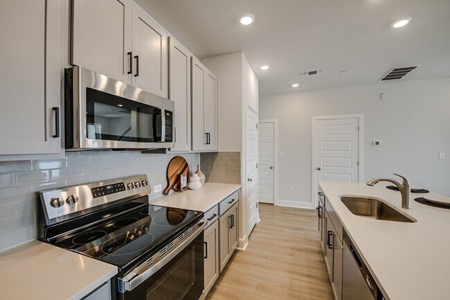 Foto del edificio - 517 Emory Crossing Blvd