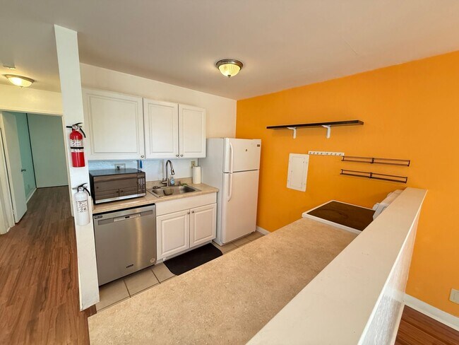 Foto del edificio - Beautiful 2 Bedroom in the Gated Makaha Valley Plantation.