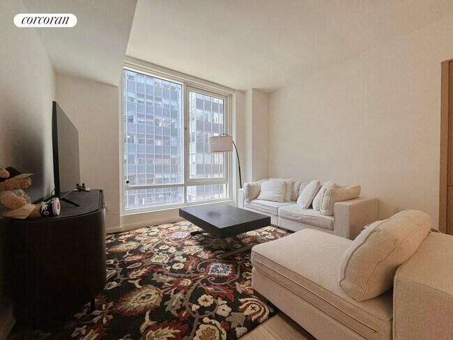Foto del edificio - 135 E 47th St