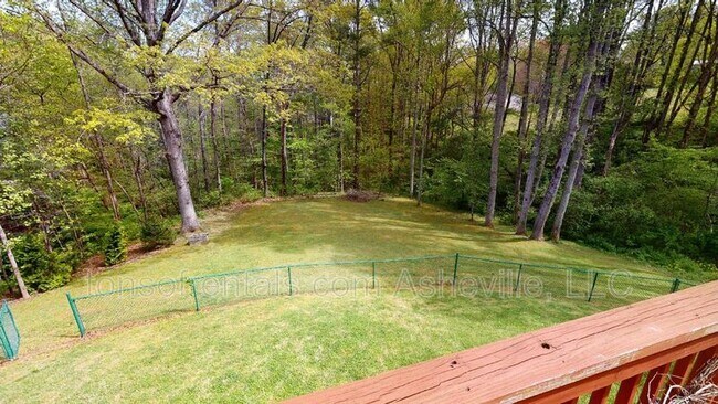 Foto del edificio - 33 Chapel Hill Church Rd