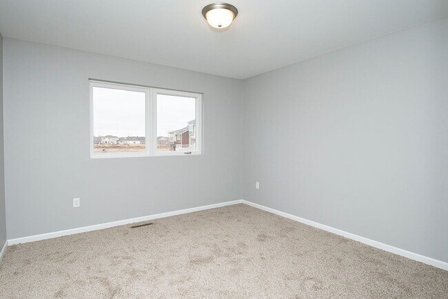 Building Photo - 3822 Scorpio Dr SE