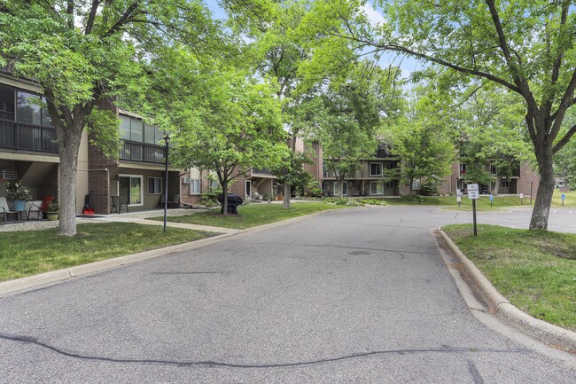 Condo Complex - 3850 Plymouth Blvd
