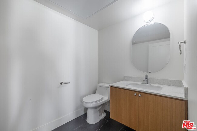 Foto del edificio - 1822 Overland Ave