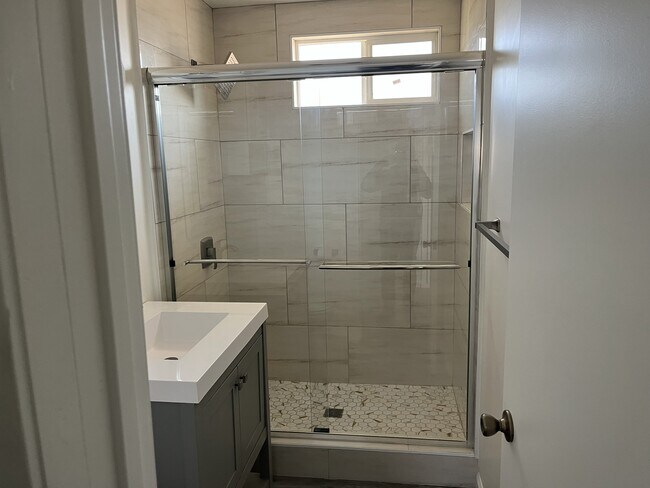 Foto del edificio - 1642 West 220th Street