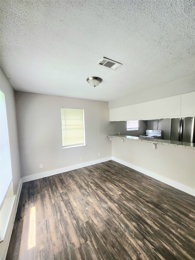 Building Photo - 9110 Kentshire Dr