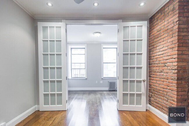 Foto del edificio - 3 W 103rd St