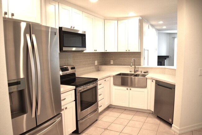 Foto del edificio - 3 Bedroom 2.5 Bath Townhome in the Knolls- El Cajon