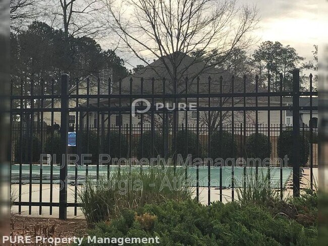 Foto del edificio - 333 Summer Hill Cir