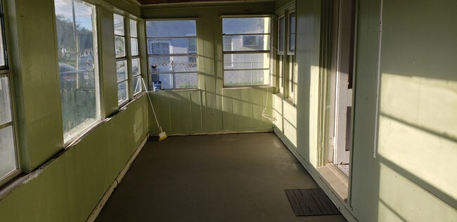 Building Photo - 1611 N 13th St